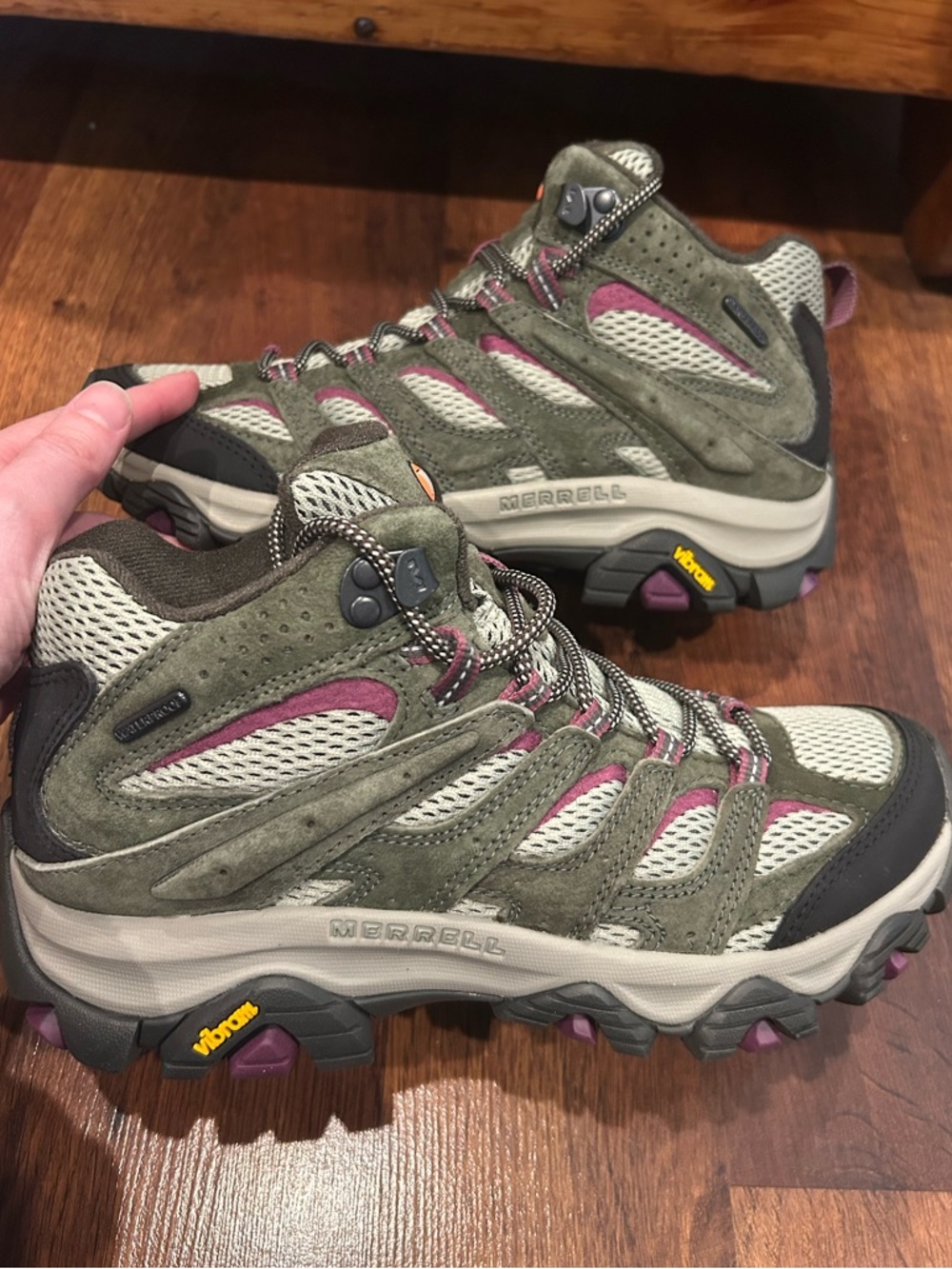 Merrell Womens Moab 3 Waterproof Hiking Boot Lechin Mulberry Size 8 Rare Color